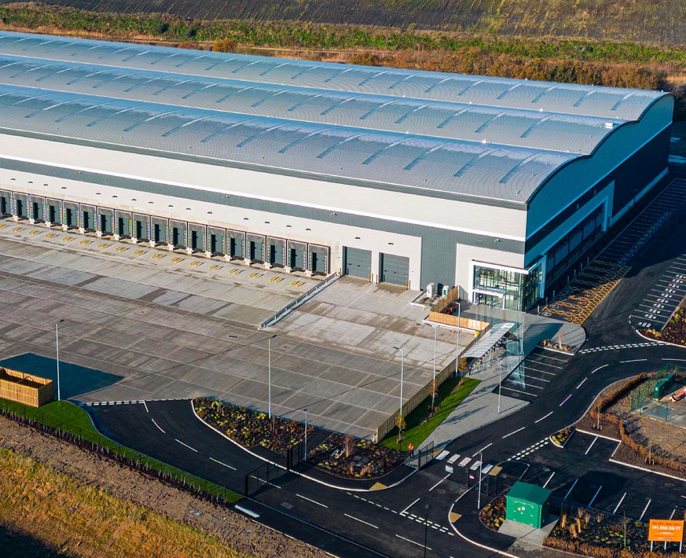 Available for immediate occupation - TO LET / FOR SALE