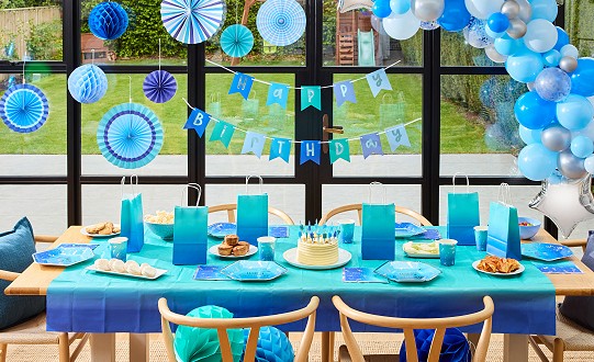 Cardfactory to open at Lakeside Village in September