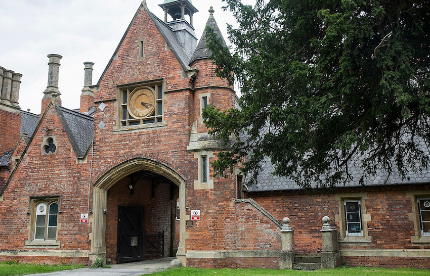 National Horseracing College