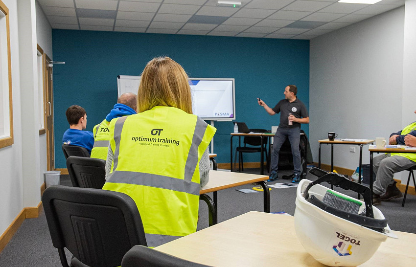 Optimum Training team in meeting