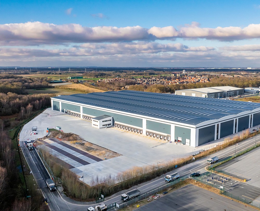 A modern mixed-use site with national connectivity