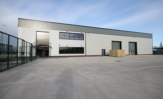 Peregrine Court warehouse units now complete