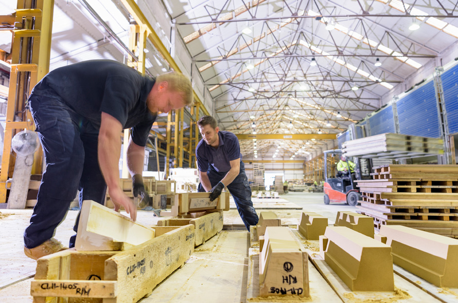 Contracts and Supply Chain